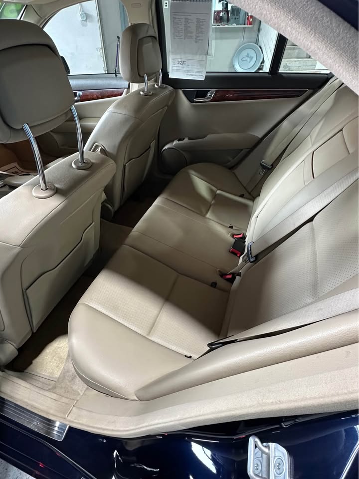 2011 Mercedes-Benz C-Class C300 Luxury - Photo 7